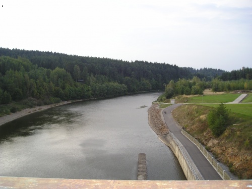 Hn�vkovick� p�ehrada Vltava 3 km od T�na nad Vltavou 