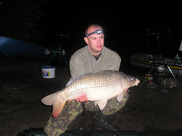 80 cm a 9,8 kg