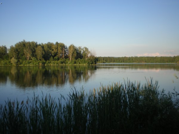 dal�� pohled na jezero 