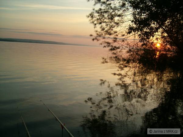 V�chod Slunce na Nechranic�ch ( kv�ten 09 )