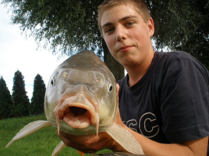 muj největsi kapr ze předu 71 cm