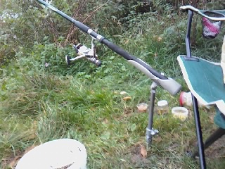 Stojan na feeder