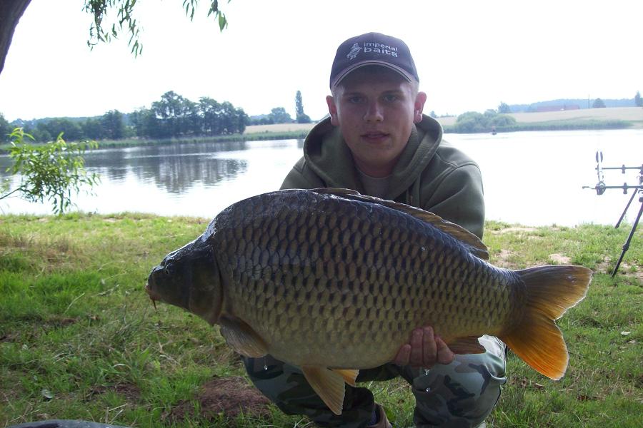 jeden hrbatý 72,5 cm a 10,60 kg