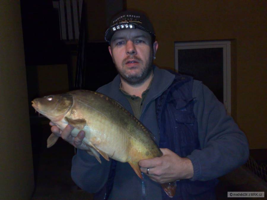 55 cm nástraha červi,feeder