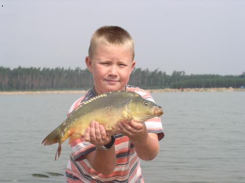 M�j syn a v�rn� kamar�d Denis.Jeden z jeho 18 kap��k�.