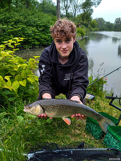 Kliknutím fotografii zvětšíte Jelec Tloušť 55cm