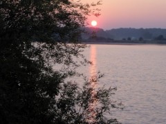 Kliknutím fotografii zvětšíte Východ slunce nad Veselským štěrkáčem