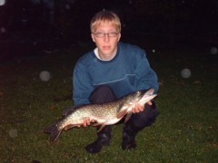 Kliknutím fotografii zvětšíte říjen 2006, štika 76 cm