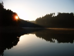 Kliknutím fotografii zvětšíte Svítání na Dalešické 25.8.2007