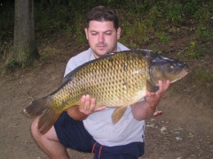 76cm a  9,8kg