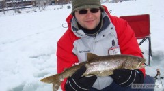 Pstruh, ice fishing in New Hampshire