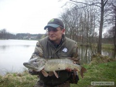 Kliknutím fotografii zvětšíte Bobrman a jeho 84 cm ryba