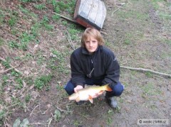 Kliknutím fotografii zvětšíte já s kapříkem