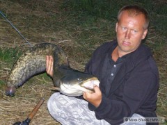 Kliknutím fotografii zvětšíte další v řadě je sumík 105cm