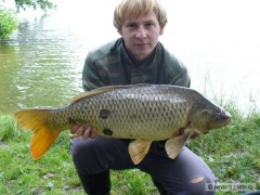 Kliknutím fotografii zvětšíte kapřík 83cm