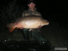 Kliknutím fotografii zvětšíte nový osobáček 89cm - 14kg