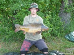Kliknutím fotografii zvětšíte Kapr 72cm 7,3kg