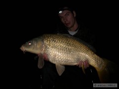 Kliknutím fotografii zvětšíte 8,5 kg bolie vlastní výroby v dipu fruit od Imperial baits