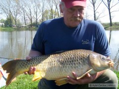 Ryb��sk� z�vody, 11.4., kapr 88 cm, �ech J.