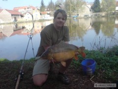 Kliknutím fotografii zvětšíte Muj největší kapr 63 cm a 5 kg