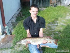 Kliknutím fotografii zvětšíte Já s mojí 82cm Štikou