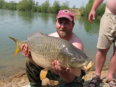 Kliknutím fotografii zvětšíte Kapr 13,5kg
