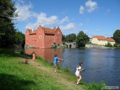 Kliknutím fotografii zvětšíte Přívlač u zámku