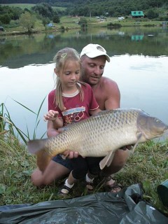 Kliknutím fotografii zvětšíte Nejmladší člen Carp Teamu M&M Nicolka a její šupi