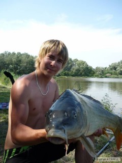 Kliknutím fotografii zvětšíte Kapřík 90 cm