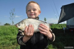Kliknutím fotografii zvětšíte Junior a jeho úlovek