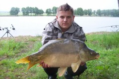 Kliknutím fotografii zvětšíte kapr 67cm a 6,20kg