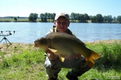 Kliknutím fotografii zvětšíte kapr 68cm a 6,40kg