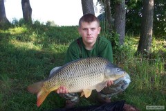 Kliknutím fotografii zvětšíte kapr 77cm a 8,60kg