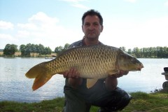 Kliknutím fotografii zvětšíte kapr 74cm a 7,30kg