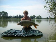 Kliknutím fotografii zvětšíte kapřík 75cm,8kg