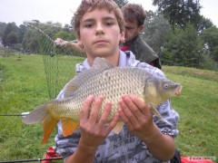 Kliknutím fotografii zvětšíte kapr 45 cm
