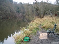 Kliknutím fotografii zvětšíte Feeder na Lužnici