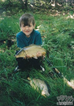Kliknutím fotografii zvětšíte 02; Moji první kapři II, 12.5.01, Mastník 1