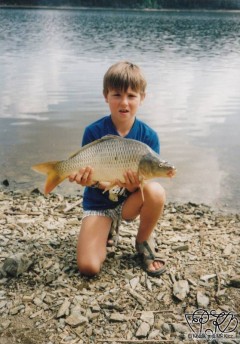 Kliknutím fotografii zvětšíte 07; Kapr III, 22.8.02, ÚN Orlík.jpg