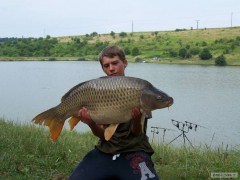 Kliknutím fotografii zvětšíte kapr 93 cm 16 kg