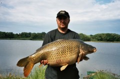 Kliknutím fotografii zvětšíte kapr 85cm,17kg