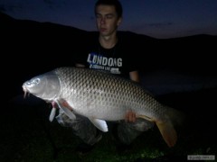 Kliknutím fotografii zvětšíte moj osobák kapor 91cm a 11,50kg