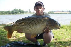Kliknutím fotografii zvětšíte kapr 86 cm a 14,70 kg