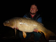 Kliknutím fotografii zvětšíte Kapřik 91cm. cca.13kg.Muj