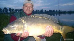 Kliknutím fotografii zvětšíte Kapr 68cm