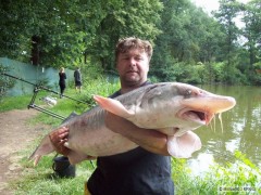Kliknutím fotografii zvětšíte Vyza velká 33 kg
