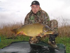 Kliknutím fotografii zvětšíte kapr 14,85kg, 92cm