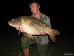 Kliknutím fotografii zvětšíte kapr 78cm 9,5kg oblíbená svazová
