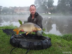 89cm; 11,5kg
