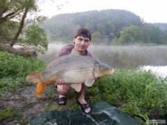 Kliknutím fotografii zvětšíte Kapr 75cm